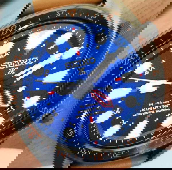Seiko kinetic blue realistic watch face